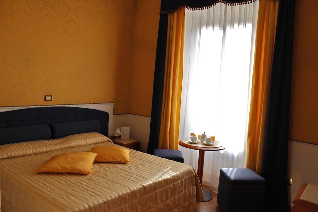 Ih Hotels Piazza Di Spagna View - Luxury Guest House Рим Екстер'єр фото